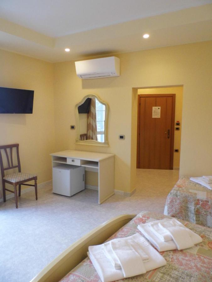 A Casa Di Nelly Bed & Breakfast Tortoreto Екстериор снимка